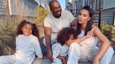 Kim Kardashian dostała niesamowity prezent urodzinowy od Kanye Westa. "Hologram z nieba"