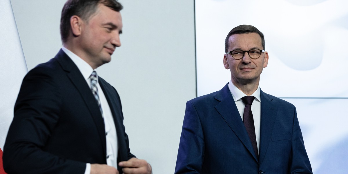 Zbigniew Ziobro, minister sprawiedliwości i lider SP (od lewej), i premier Mateusz Morawiecki.