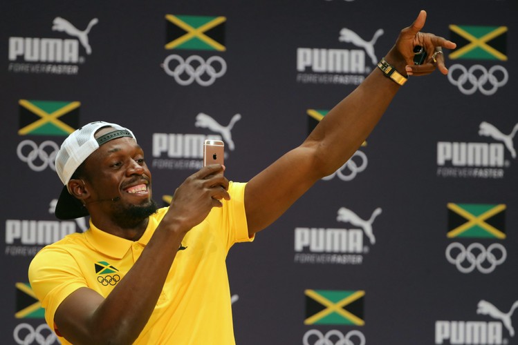 Usain Bolt w Rio de Janeiro tańczył sambę z pięknymi tancerkami