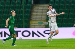 Legia naraziła zdrowie piłkarzy i sędziego? Lewczuk grał z gorączką, Pekhart stracił węch