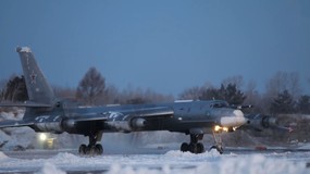 Mocarstwa eskalują kampanię strachu. Bombowce symulowały atak