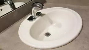 Saubere Hände mit den besten kleinen Handwaschbecken im Vergleich