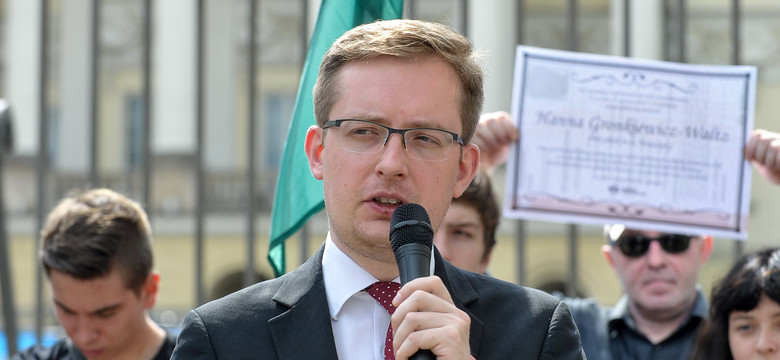 "Akty zgonu politycznego". Gdańska prokuratura będzie się tłumaczyć przed sądem z umorzenia śledztwa