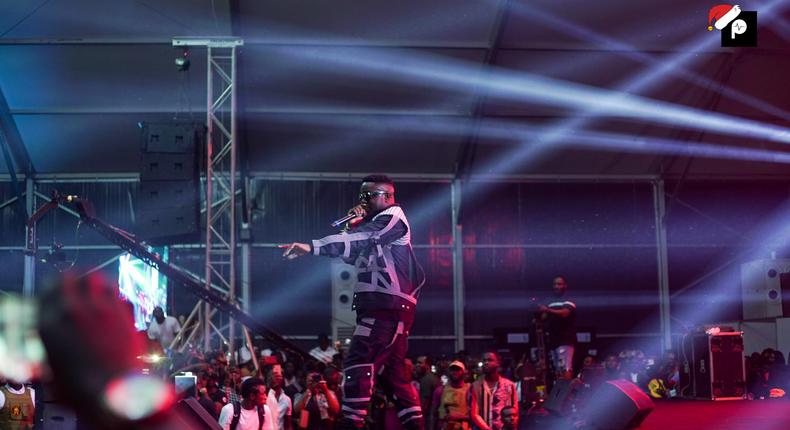 WATCH: Sarkodie’s grandiose entry at #Rapperholic19 that everyone is talking about