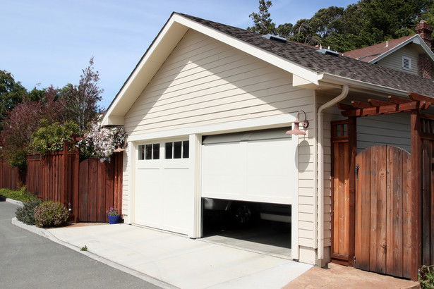 Podatnik uważał, że skoro garaż stanowi integralną część z domem (jest jedną bryłą, a nie jest dobudowany), to wymiana drzwi do niego jest również celem mieszkaniowym