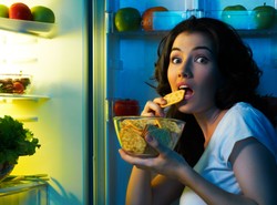 Podjadasz nocami? To widać!