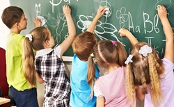 Szkoła jednak nie dla sześciolatków. Rodzice niechętnie posyłają dzieci do I klasy