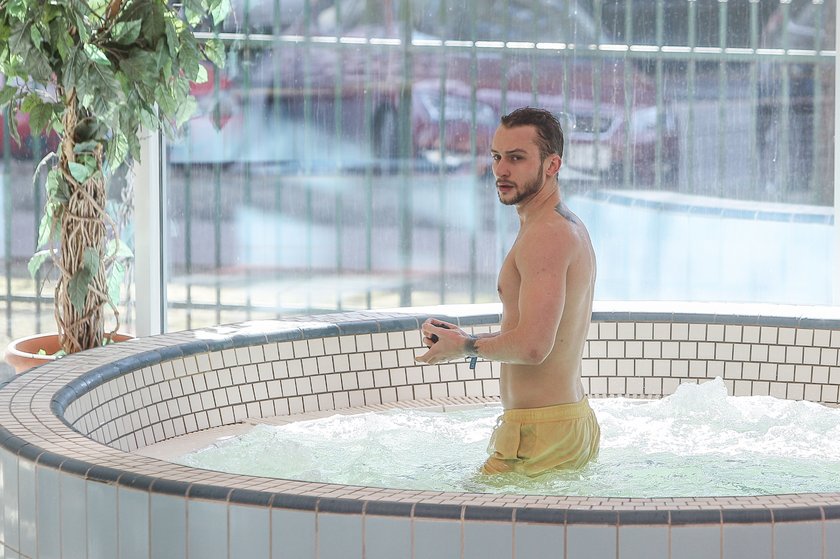 Kamil Kuroczko w jacuzzi