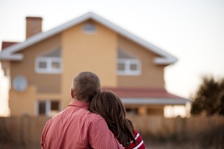 Rodzina na swoim bez prawa do przeprowadzki. Przez 8 lat