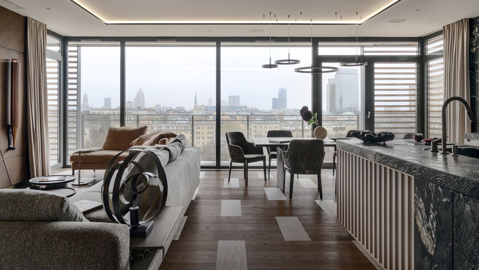 Z widokiem na dachy Warszawy. Apartament w stylu modern classic
