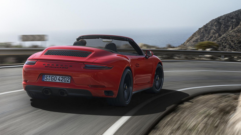 Porsche 911 Carrera GTS