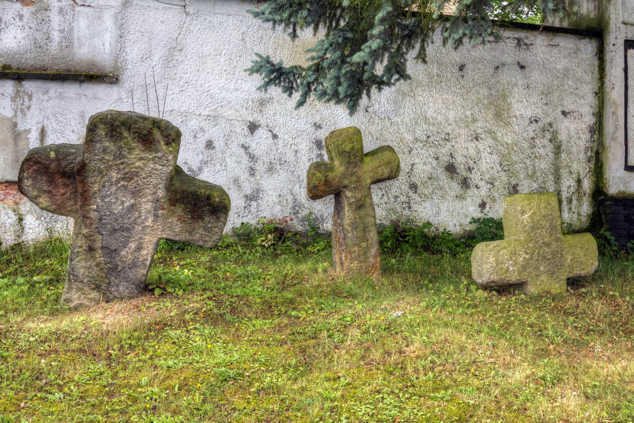 Kamienne krzyże pojednania - pamiątki zbrodni i przebaczenia sprzed wieków