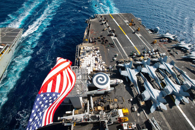 Fotograficzne podsumowanie roku w wykonaniu US Navy