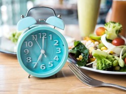 Dieta postna skuteczniejsza niż liczenie kalorii? Badanie pokazało, jaka jest prawda na ten temat