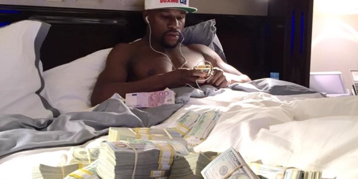 Floyd Mayweather Jr. znów szasta kasą. Wydaje 4000 euro dziennie na jedzenie