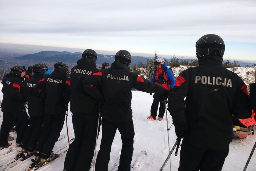 Policjanci na nartach