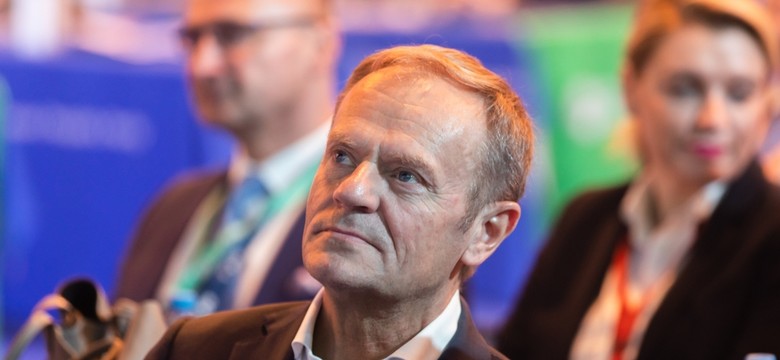 Tusk: Zastanawianie się, czy Trzaskowski chce zmusić Polaków do jedzenia robaków - poniżające