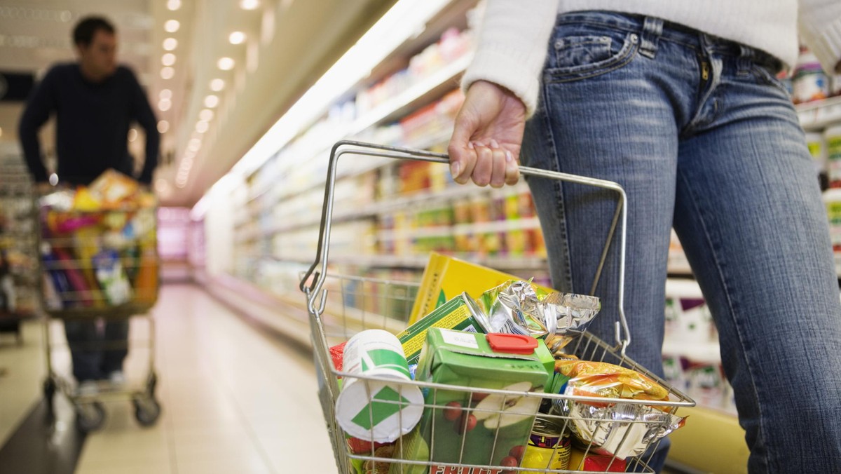 To nie dyskonty, a hipermarkety proponują Polakom najtańsze zakupy - wynika z badań serwisu Dlahandlu.pl „Najtańszy Koszyk” przeprowadzonych w połowie marca na Górnym Śląsku, o czym informuje „Metro”.