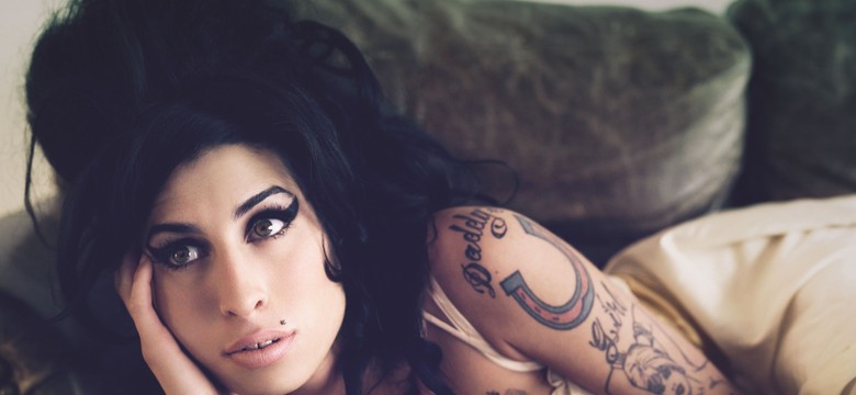 "Sława ją zabiła". Kontrowersyjna historia Amy Winehouse w polskich kinach