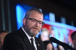 Konfederacja trzecią siłą w Polsce. Braun: Mordor dopiero ryknie [RELACJA ZE SZTABU]