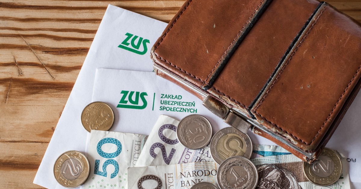 Emerytury w górę. ZUS przelicza świadczenia – średnia podwyżka 230 zł, wyrównania do 1800 zł