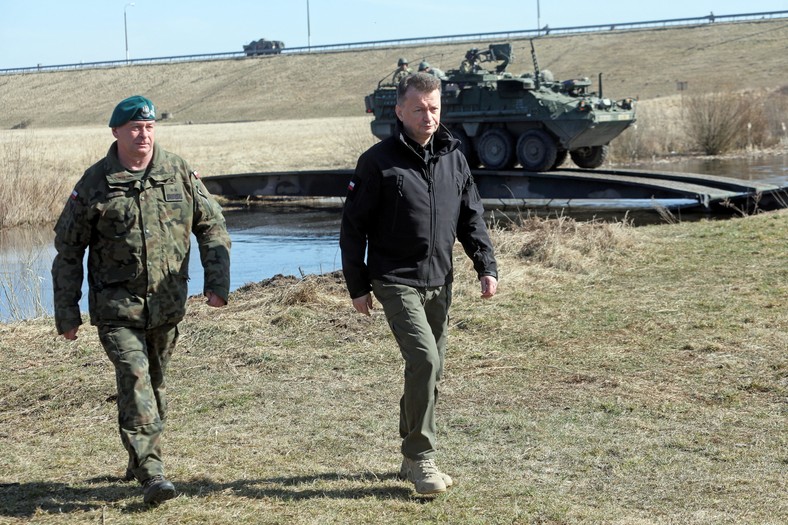 Gen. Krzysztof Radomski oraz Mariusz Błaszczak