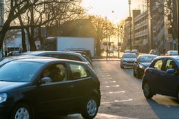 Co z nowym podatkiem od aut spalinowych? Jest głos z rządu