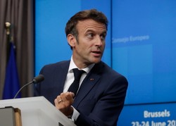 Wygrał, ale przegrał. Macron nie będzie już mógł odgrywać roli samowładnego monarchy