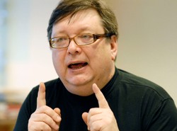 Urbański: Są naciski na naszą telewizję