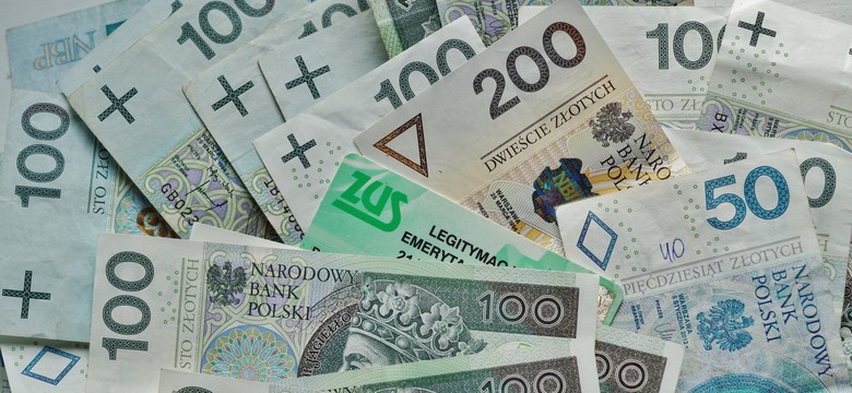 4203,04 zł co miesiąc. Specjalna emerytura już od 40. roku życia. Kto może skorzystać?