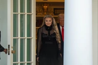 "Jest podobna do Chrystusa". Koronkowa wdowa chce zawładnąć amerykańską prawicą