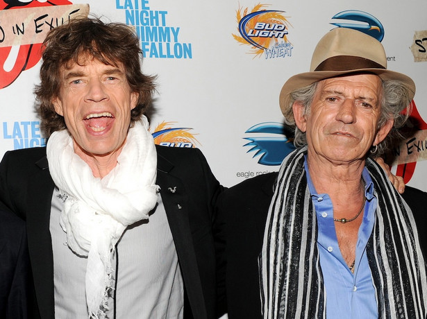 Rolling Stones wchodzą do studia, a Ronnie Wood pokazuje swoje obrazy