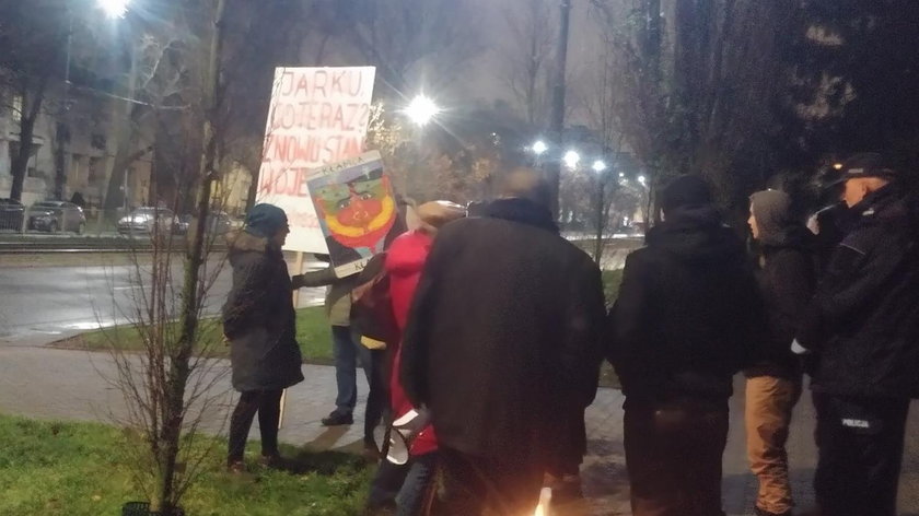 Manifestacja pod domem Jarosława Kaczyńskiego