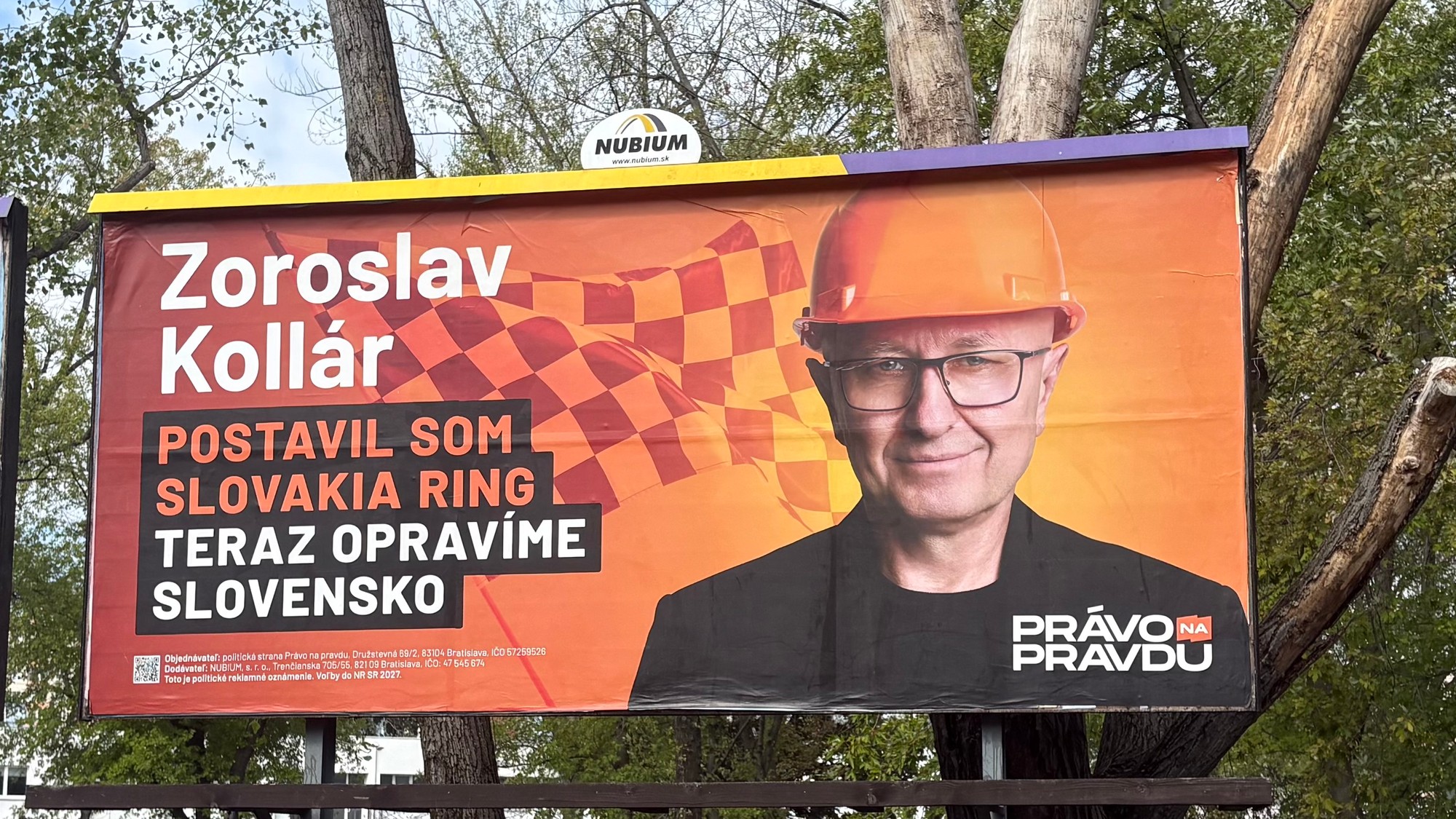 Zoroslav Kollár na svojich najnovších bilbordoch