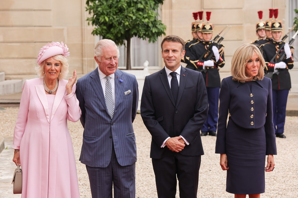 Królowa Kamila, król Karol III, Emmanuel Macron, Brigitte Macron