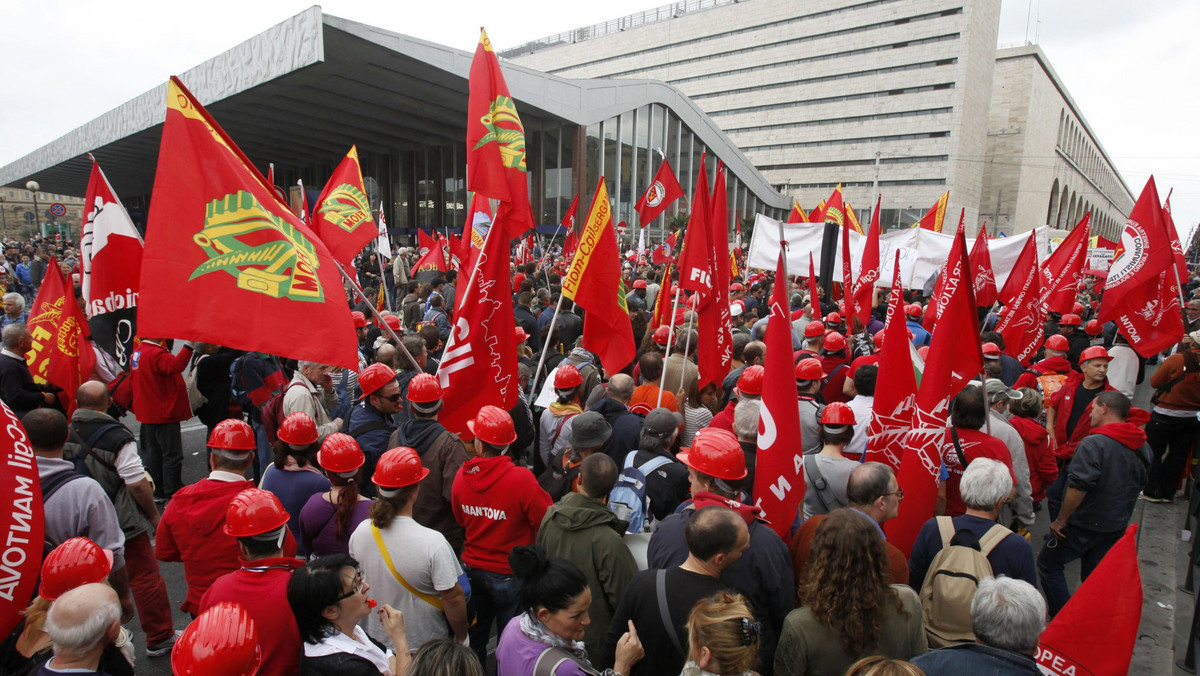 Gigantyczna manifestacja członków włoskiego lewicowego związku zawodowego metalowców FIOM przeszła w sobotę ulicami Rzymu. Odbyła się ona pod hasłami obrony praw pracowniczych, demokracji i praworządności.