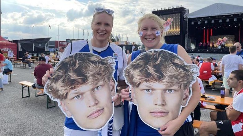 Murinena je sve vreme bodrila i tetka (desno) | Foto: BBC/Grujica Andrić