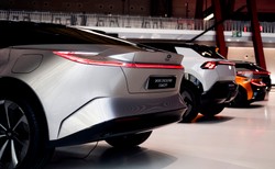 Toyota zmienia styl i technologię. Oto cztery nowe modele na początek