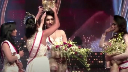 Botrány a szépségversenyen: letépték a királynő fejéről a koronát, fejsérüléssel került kórházba – videó