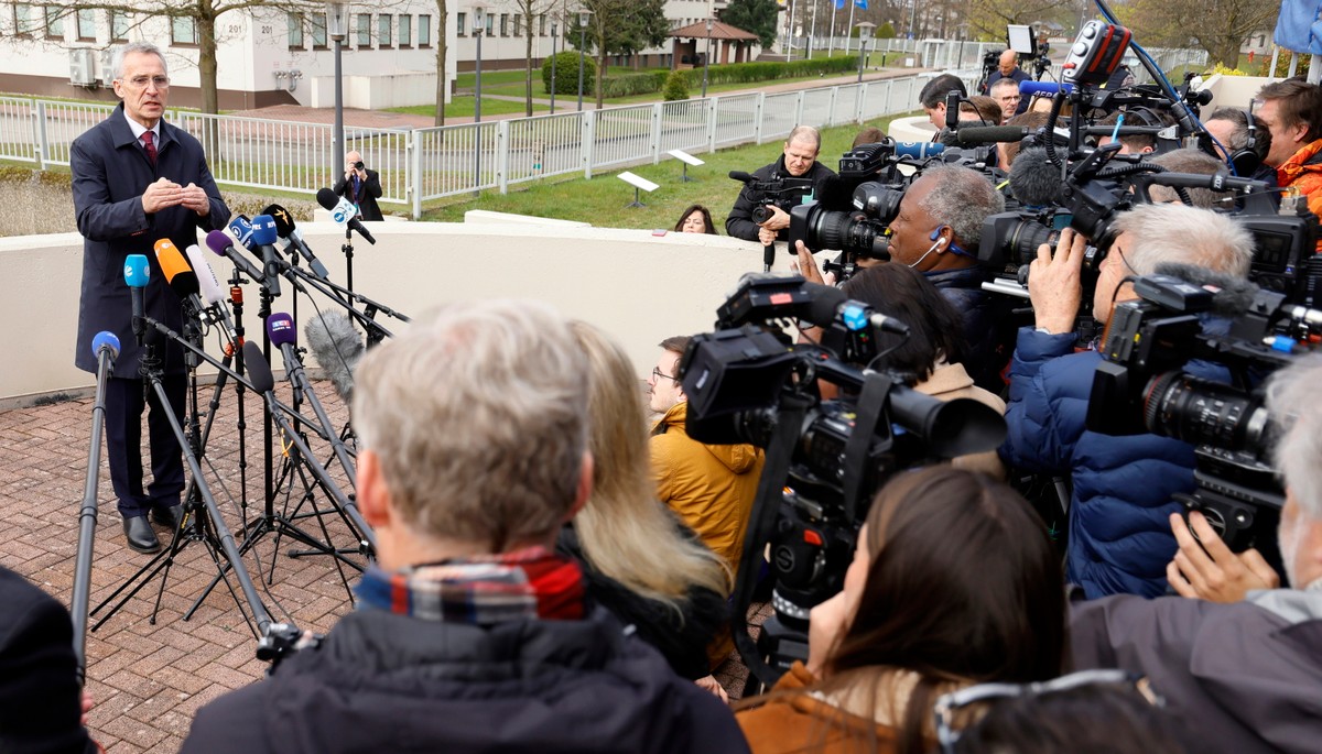 Jens Stoltenberg w bazie Ramstein