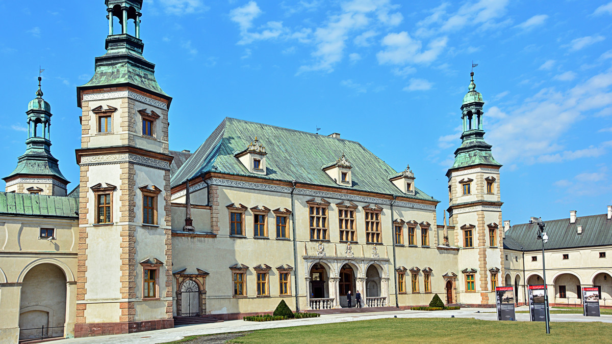 Dawny Pałac Biskupów Krakowskich, główna siedziba Muzeum Narodowego w Kielcach, został do końca maja zamknięty dla zwiedzających. Powodem jest kolejny etap remontu obiektu, a zakończenie inwestycji zapanowano na 2021 rok.