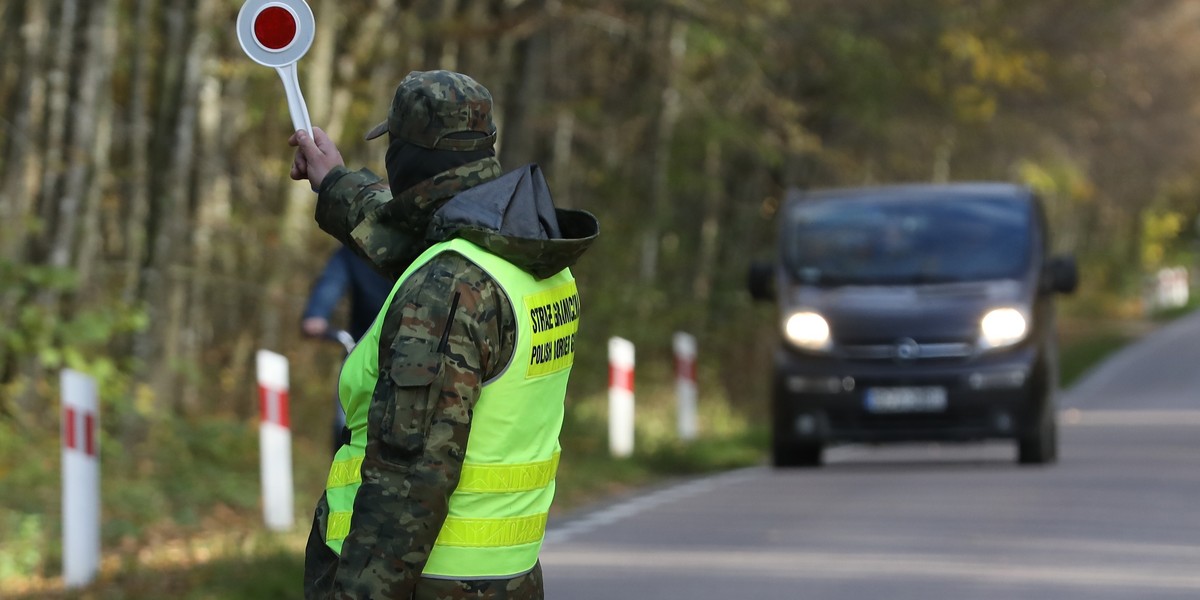 Dramatyczna sytuacja na granicy z Białorusią. Aktywiści chcieli pomóc uchodźcom. Teraz oskarżono ich o handel ludźmi. Zdjęcie ilustracyjne.