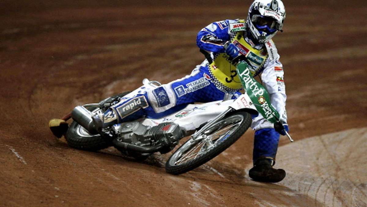 Nicki Pedersen podpisał w czwartek kontrakt z Marmą Rzeszów. Działacze I-ligowca do godziny 15 w piątek mają czas, by załatwić wszystkie formalności związane z wypożyczeniem Duńczyka z Włókniarza Częstochowa.