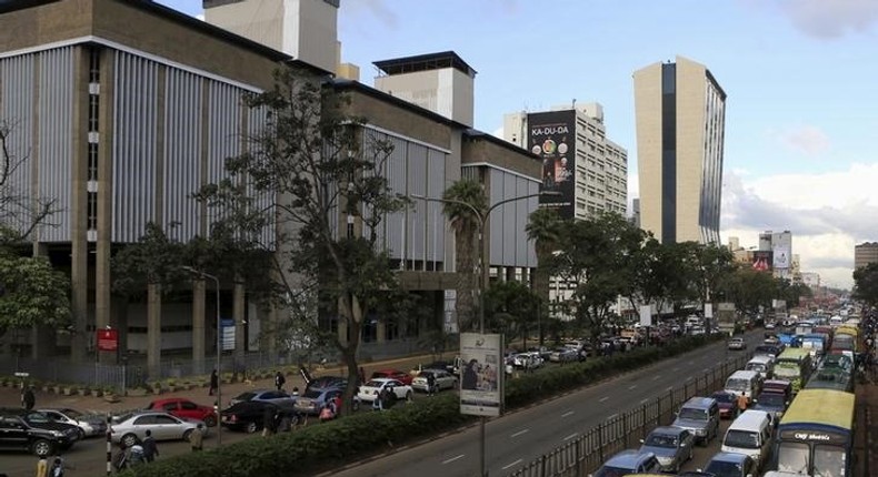 A view of evening traffic near Kenya's Central Bank offices in capital Nairobi November 10, 2015. REUTERS/Noor Khamis