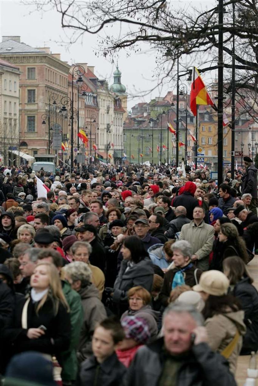 Żałobników okradają kieszonkowcy!