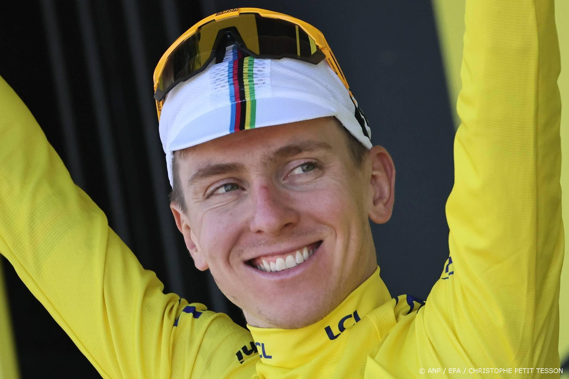 Pogacar wint Tour-etappe, draagt zege op aan Almeida