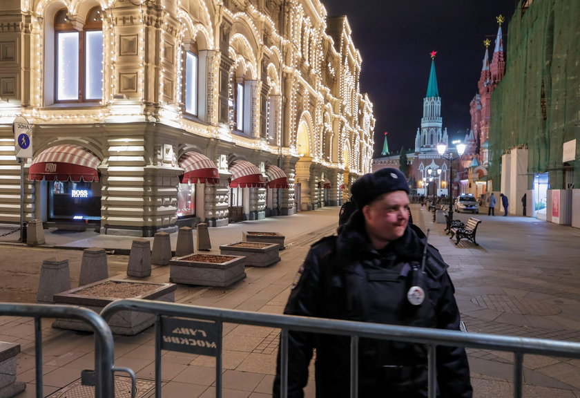 Alarm bombowy w centrum Moskwy. Kilka tys. osób ewakuowanych