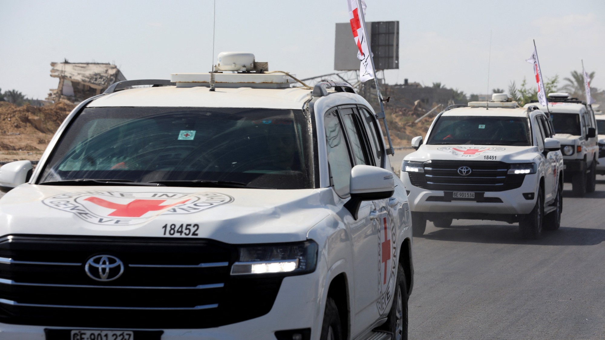 Vozidlá Červeného kríža.