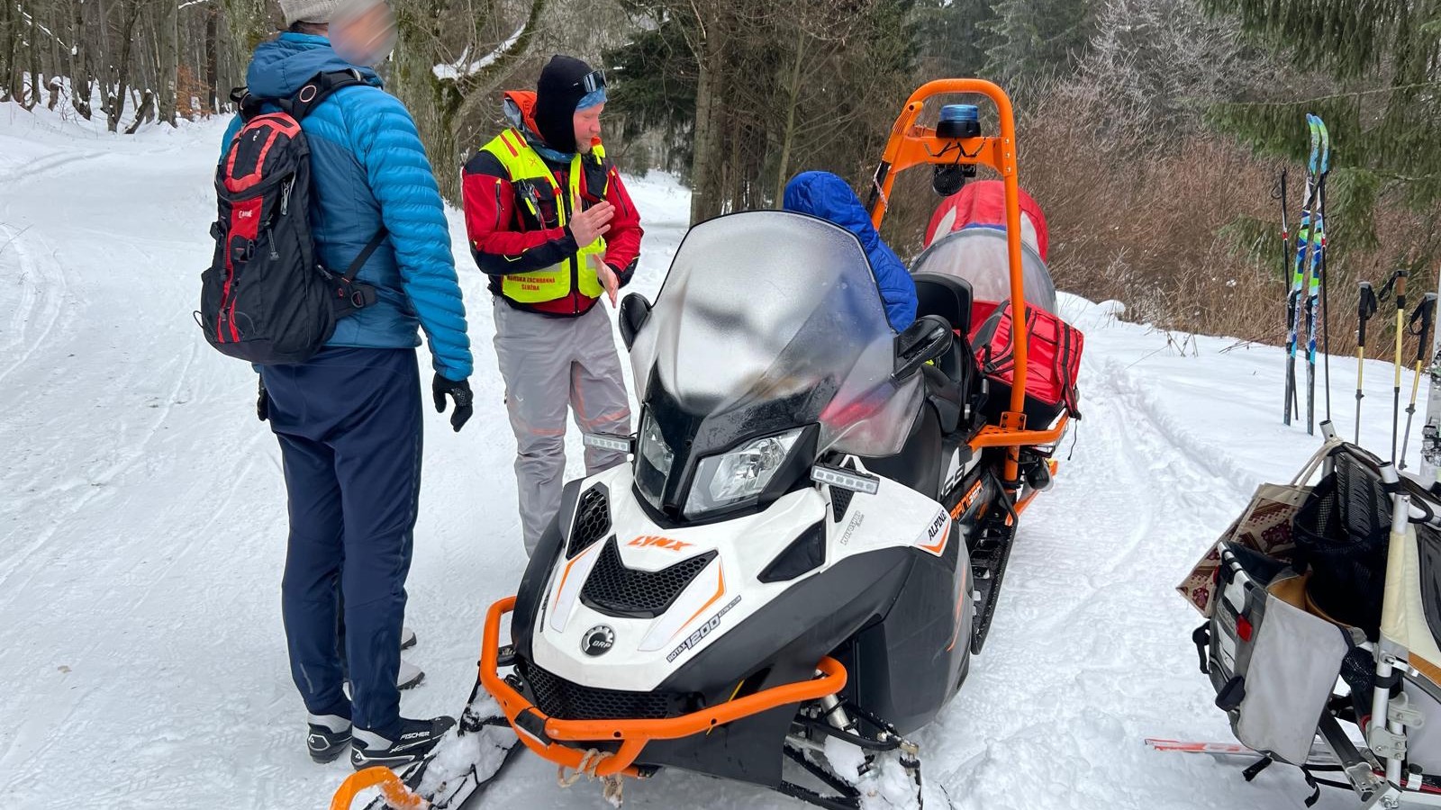 Horskí záchranári v Kremnických vrchoch pomáhali deväťročnej bežkárke.