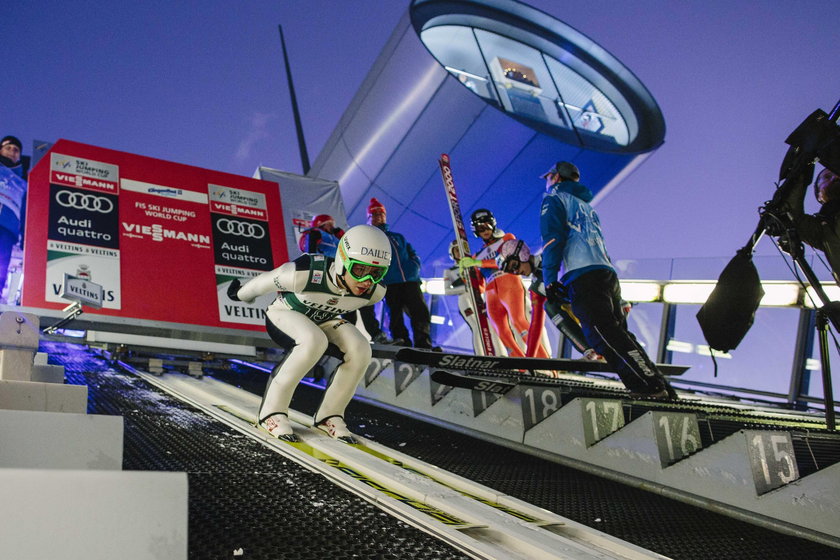 Maciej Kot i Kamil Stoch zarobili fortunę. Wielka kasa za PŚ w skokach